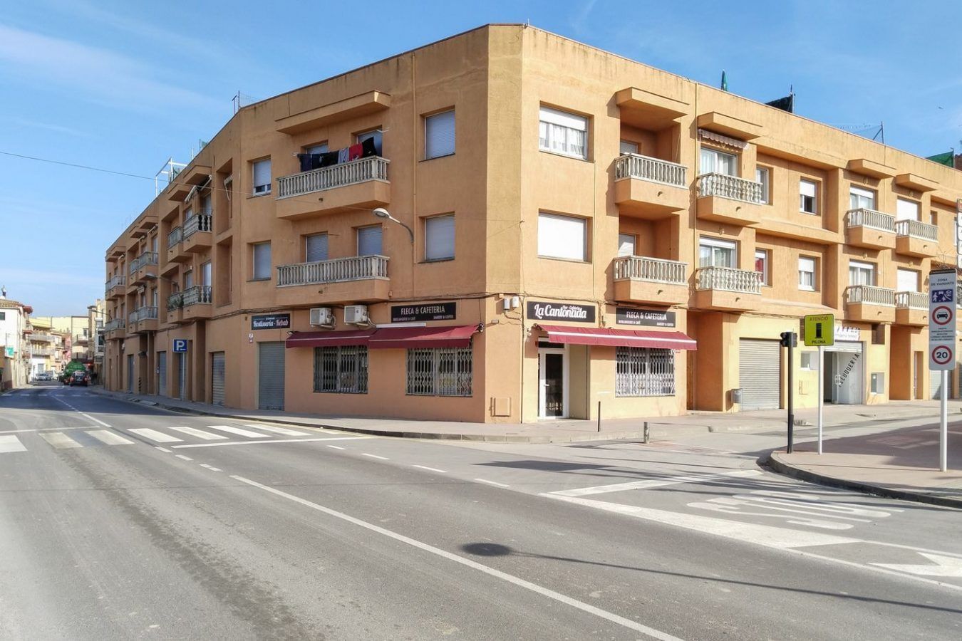 Immeuble residentiel dans Sant Pere Pescador, Gerona à vendre Photo principale– Image 1 sur 5