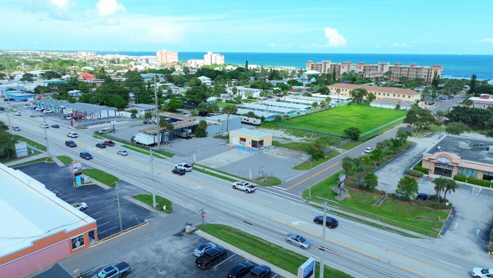 6110 N Atlantic Ave, Cocoa Beach, FL à louer - Vidéo sur l’annonce professionnelle – Image 2 sur 17