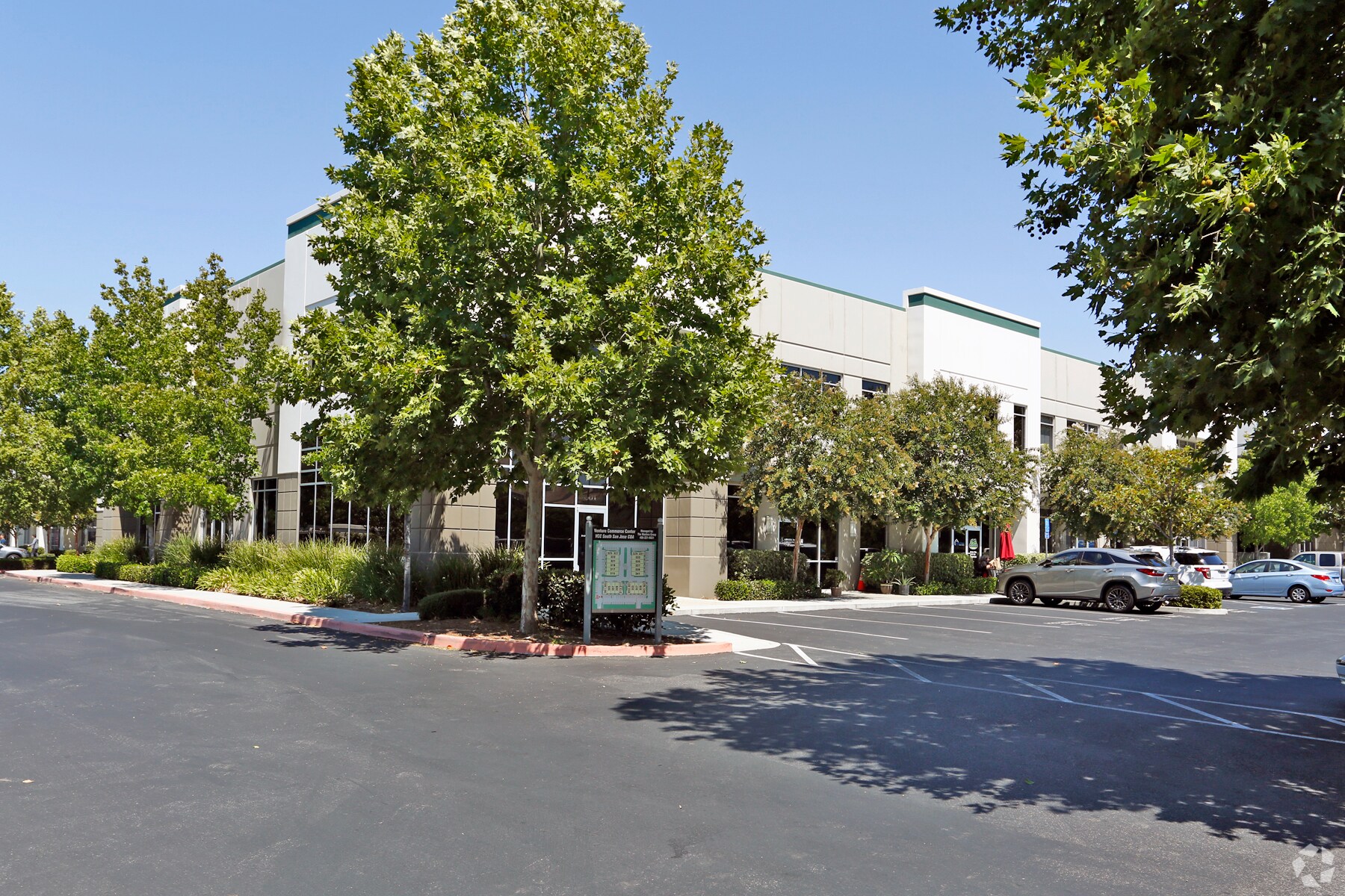 301-313 Piercy Rd, San Jose, CA à louer Photo principale– Image 1 sur 11