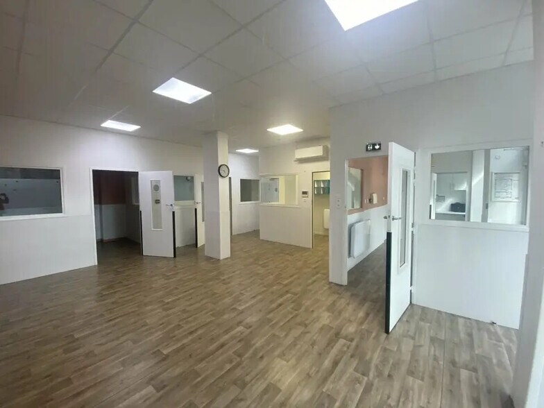 Local commercial dans Le Havre à louer - Photo de l’immeuble – Image 3 sur 7