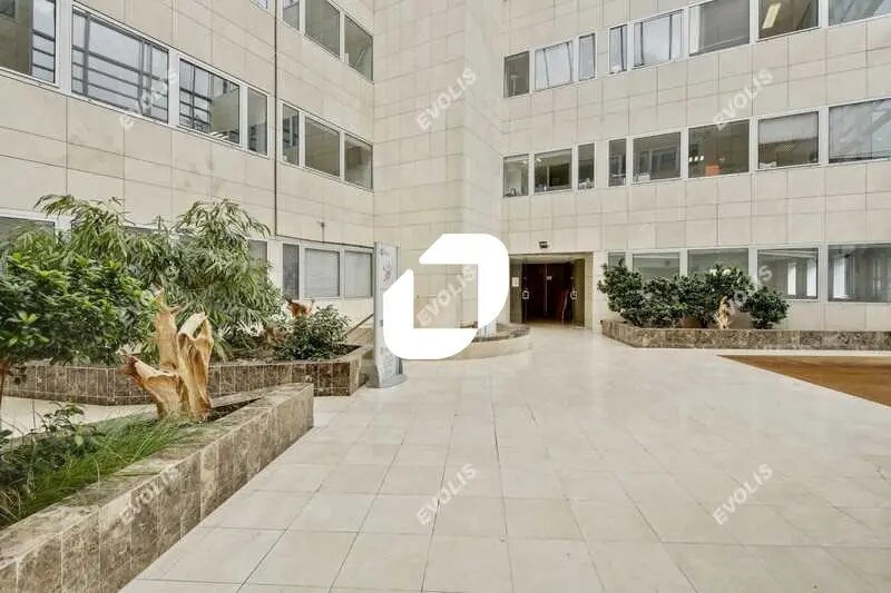 Bureau dans Cergy à louer - Photo de l’immeuble – Image 3 sur 12