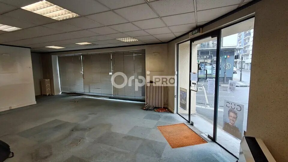 Bureau dans Pau à louer - Photo de l’immeuble – Image 1 sur 4