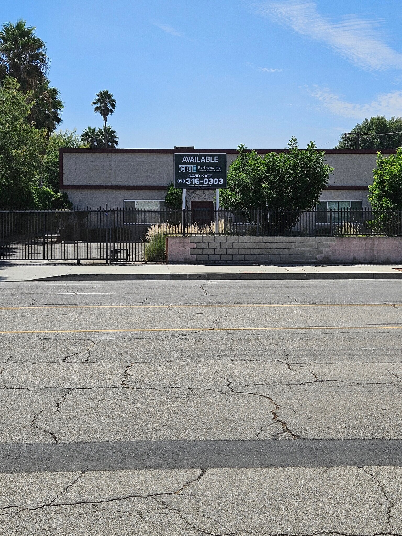 20952-20958 Nordhoff St, Canoga Park, CA à louer Photo de l’immeuble– Image 1 sur 15