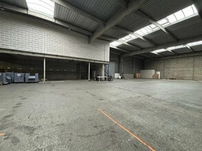 Local d’activités dans Chassieu à louer Photo intérieure– Image 2 sur 12