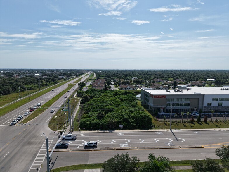 12937 Gulfstream Blvd, Port Charlotte, FL à vendre - Photo de l’immeuble – Image 2 sur 4