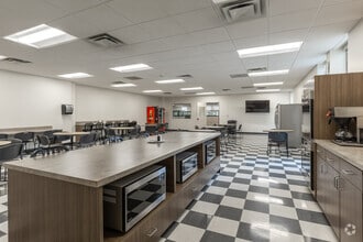 8267 Elmbrook Dr, Dallas, TX à vendre Photo intérieure– Image 2 sur 14