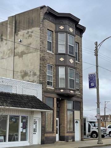211 E Stephenson St, Freeport, IL à vendre - Photo principale – Image 1 sur 25