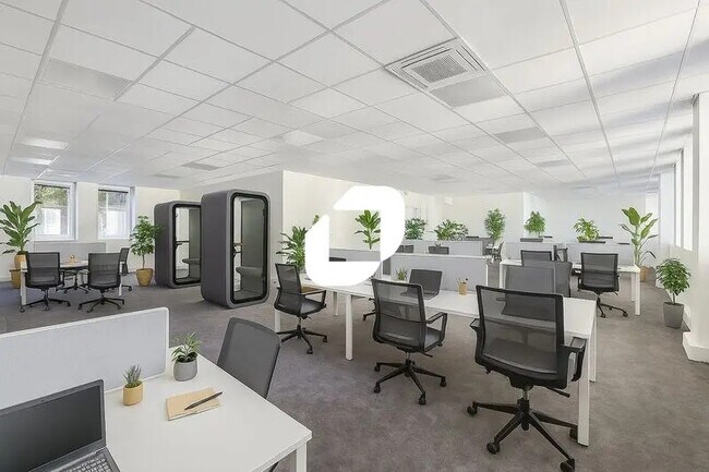 Plus de détails pour 13 Voie D'Issy, Malakoff - Bureau à louer