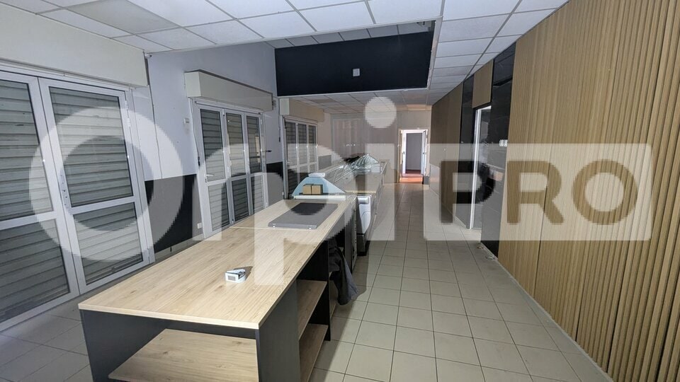 Local commercial dans Vias à louer - Photo intérieure – Image 3 sur 5