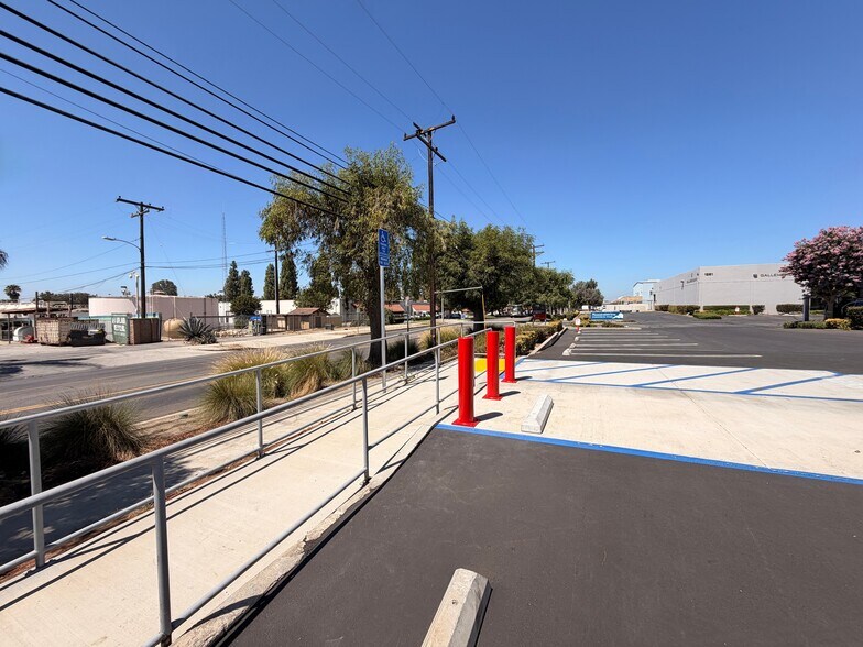 1255 W 9th St, Upland, CA à louer - Photo de l’immeuble – Image 2 sur 12