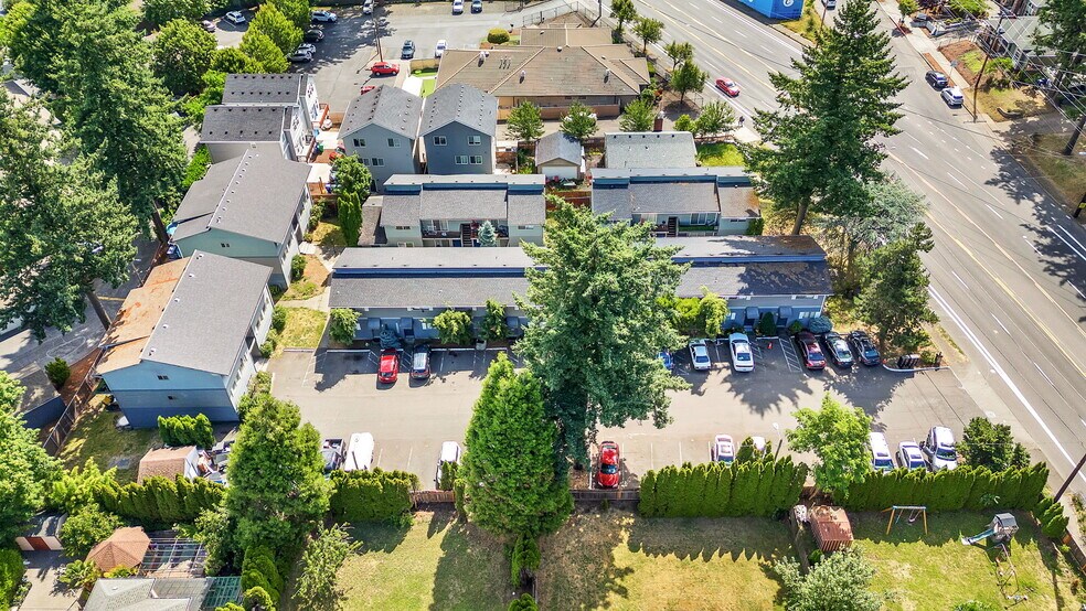 16001 NE Halsey St, Portland, OR à vendre - Photo de l’immeuble – Image 2 sur 11