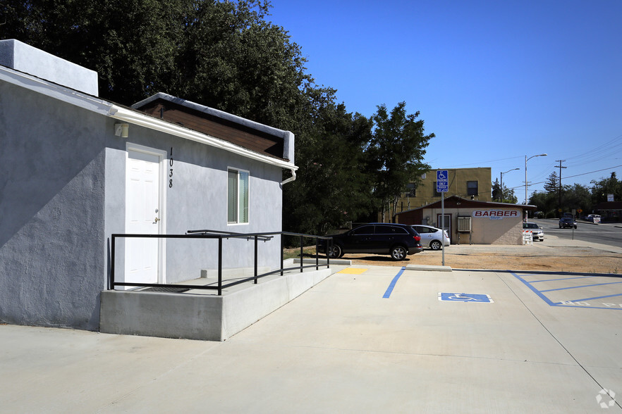1038 Beaumont Ave, Beaumont, CA à louer - Photo de l’immeuble – Image 3 sur 8