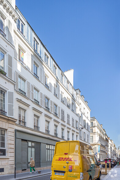 Local commercial dans Paris à louer - Photo de l’immeuble – Image 2 sur 3