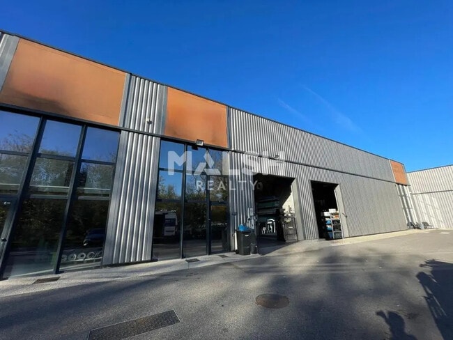 Plus de détails pour Bureau, Local d'activités à louer