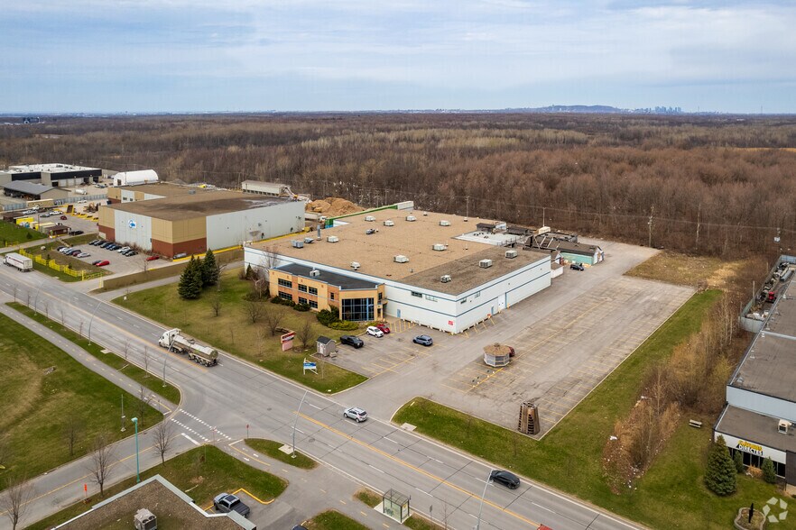 226 Boul Industriel, Châteauguay, QC à vendre - Aérien – Image 2 sur 3