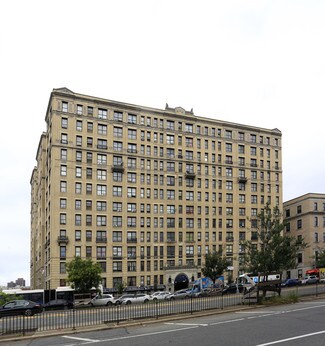 Plus de détails pour 1749 Grand Concourse, Bronx, NY - Bureau/Local commercial à louer