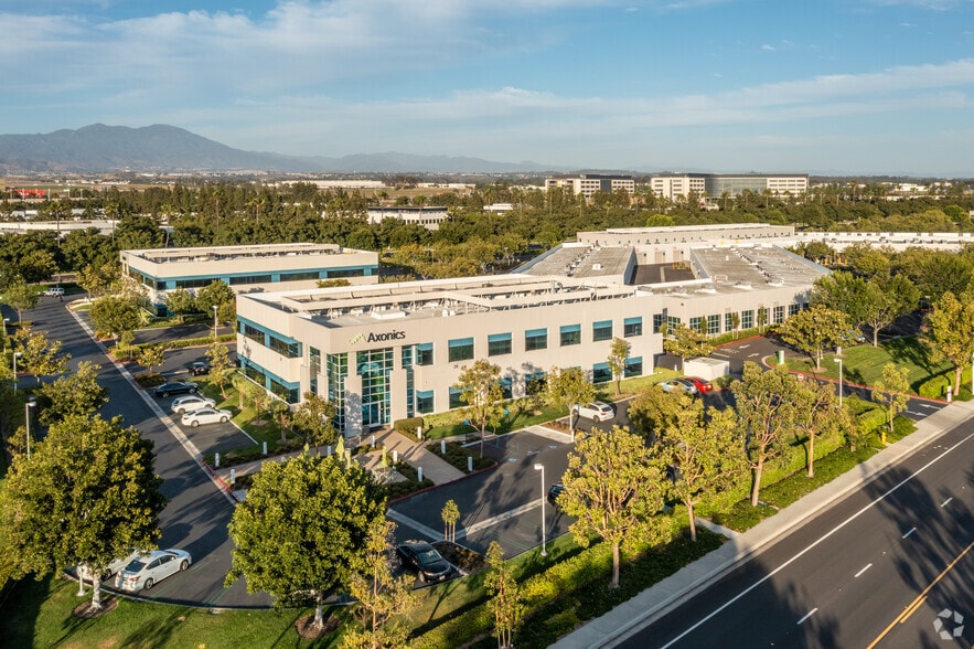 15326 Alton Pky, Irvine, CA à louer - Aérien – Image 3 sur 4