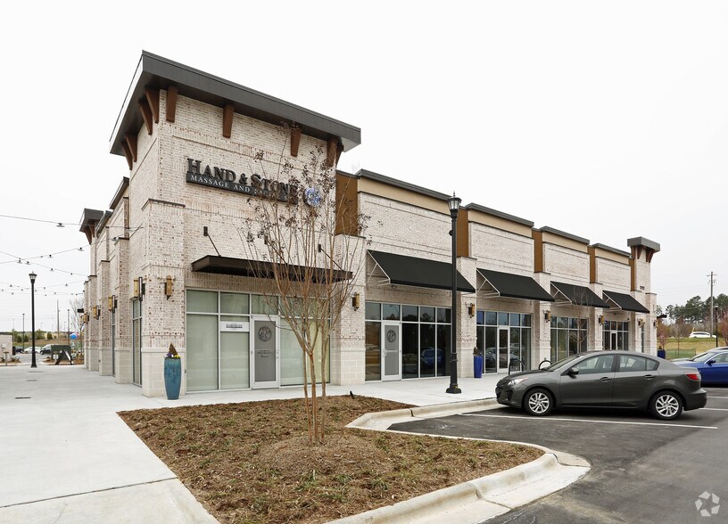 12102 Bradford Green Sq, Cary, NC à louer - Photo de l’immeuble – Image 2 sur 11