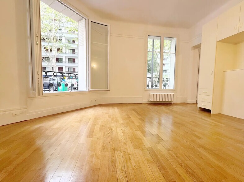 19 Rue De Rémusat, Paris à louer - Photo de l’immeuble – Image 3 sur 6