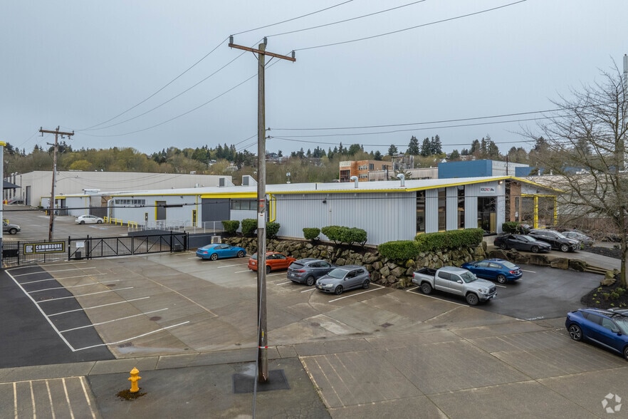 Commodore Interbay Industry Center portefeuille de 3 biens à vendre sur LoopNet.fr - Photo principale – Image 3 sur 4