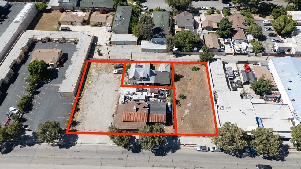 855 W Holt Ave, Pomona, CA à vendre - Photo de l’immeuble – Image 2 sur 14