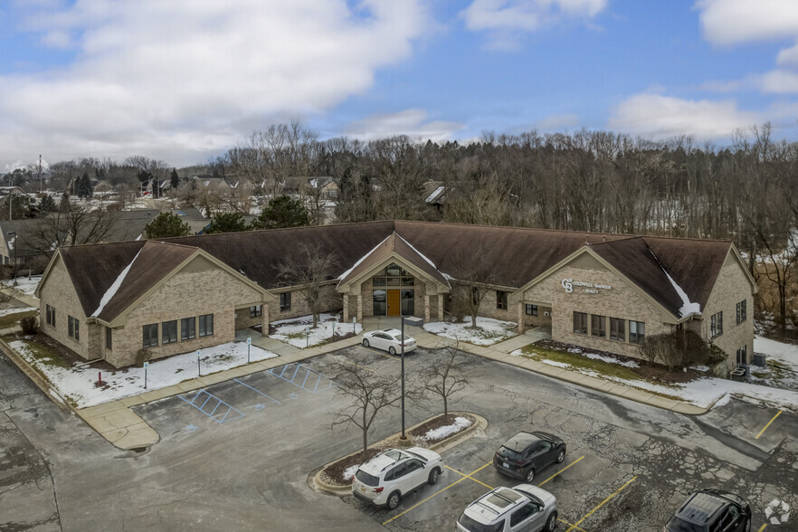 6607 W Saint Joseph Hwy, Lansing, MI à louer - Photo de l’immeuble – Image 3 sur 18