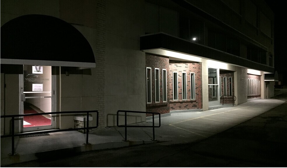 560 W Third St, Jamestown, NY à louer - Photo de l’immeuble – Image 3 sur 35