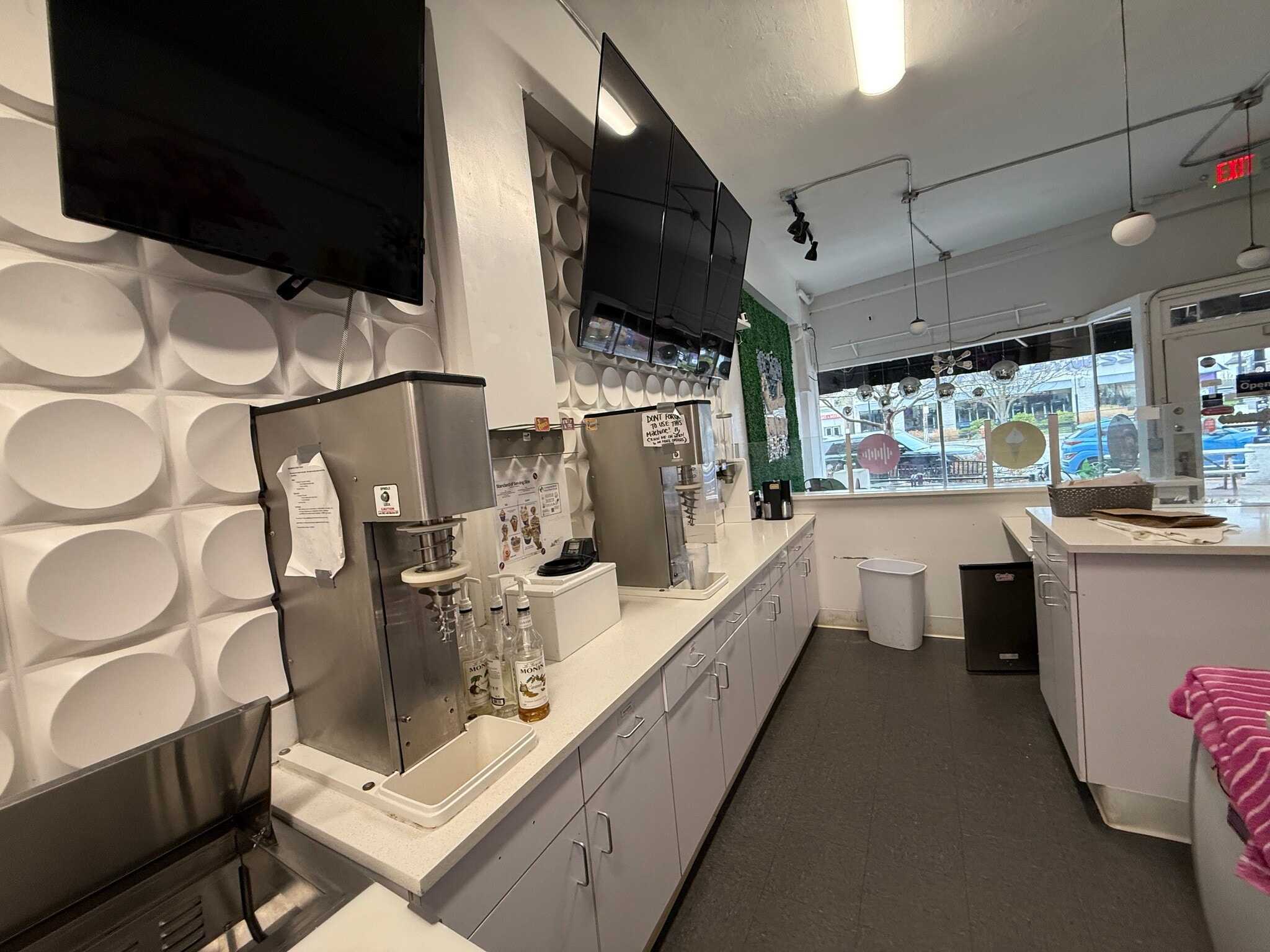 11508-11534 Clifton Blvd, Cleveland, OH à louer Photo intérieure– Image 1 sur 9