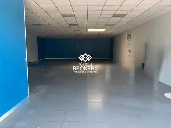 Local commercial dans Besançon à louer - Photo de l’immeuble – Image 3 sur 5