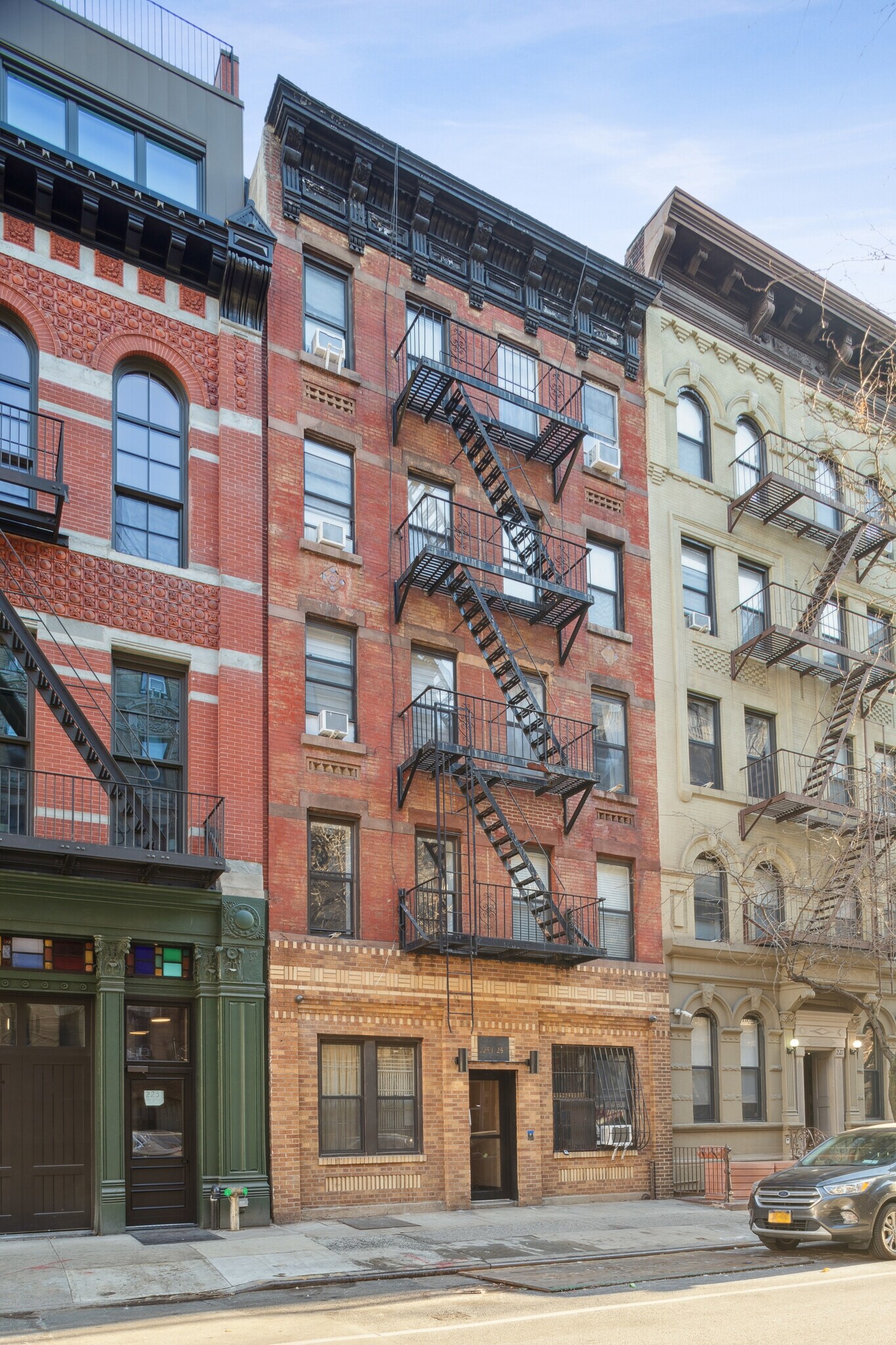 225 E 25th St, New York, NY à vendre Photo de l’immeuble– Image 1 sur 12