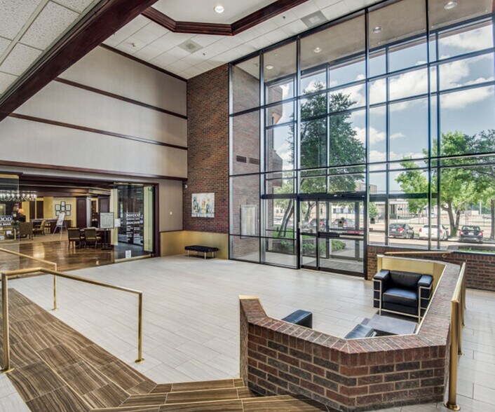 1801 N Hampton Rd, DeSoto, TX à louer - Hall d’entrée – Image 3 sur 6