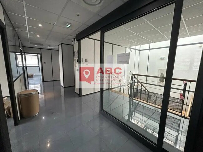 Plus de détails pour Bureau à louer