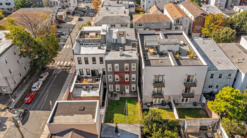 80 Paterson St, Jersey City, NJ à vendre - Photo de l’immeuble – Image 2 sur 35