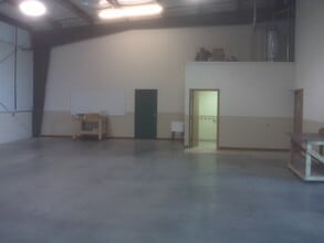 1801-1803 Holian Dr, Spring Grove, IL à louer Photo intérieure– Image 2 sur 3