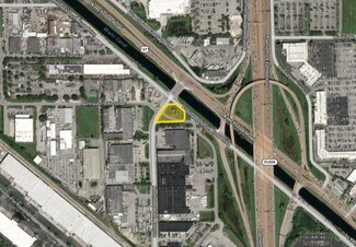 Plus de détails pour NW South River Dr, Medley, FL - Terrain à louer