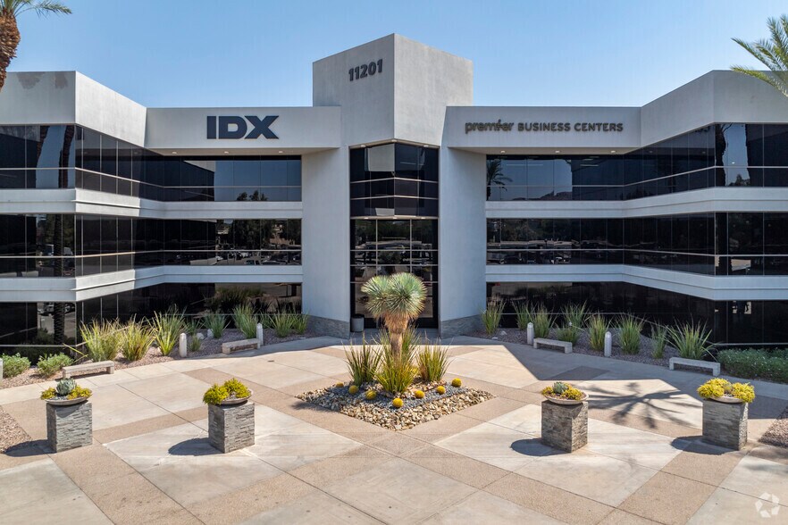 11201 N Tatum Blvd, Phoenix, AZ à louer - Photo de l’immeuble – Image 3 sur 6