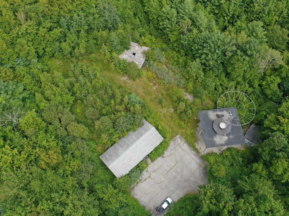 27 Douglas Rd, Webster, MA à vendre Photo principale– Image 1 sur 21