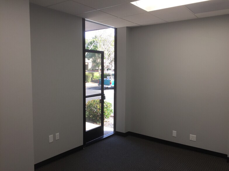 3222 Corte Malpaso, Camarillo, CA à louer - Photo intérieure – Image 3 sur 10
