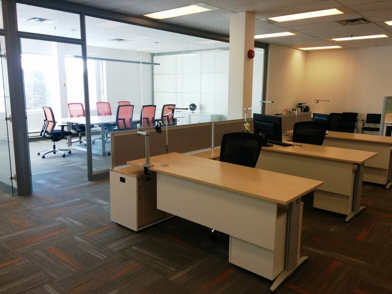 2260-2300 Walkley Rd, Ottawa, ON à vendre - Photo intérieure – Image 2 sur 9