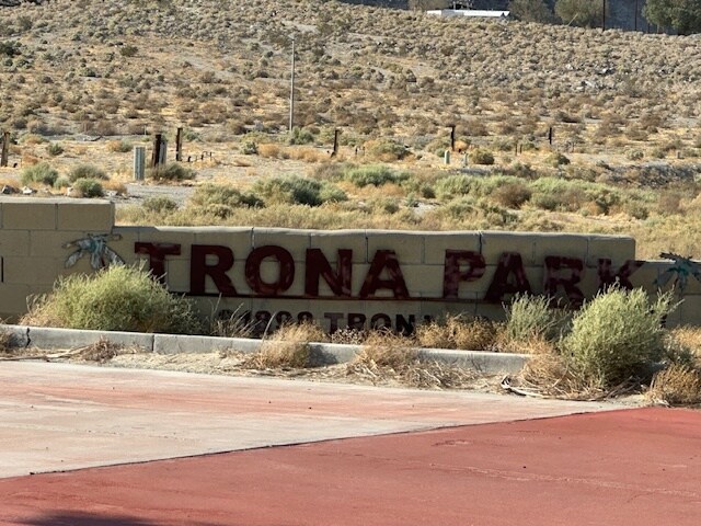 81898 Trona Rd, Trona, CA à vendre - Photo principale – Image 1 sur 25