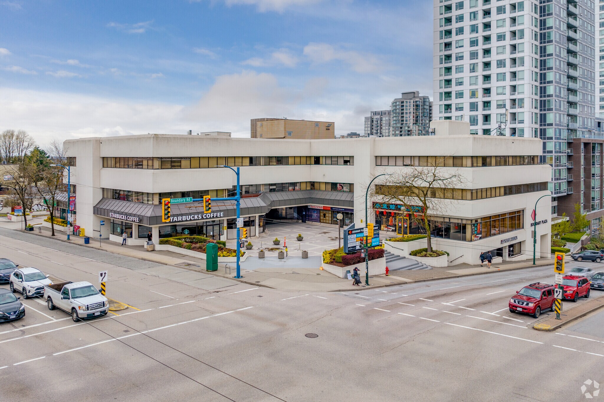 3665 Kingsway, Vancouver, BC à louer Photo principale– Image 1 sur 5