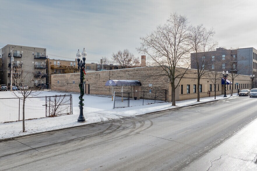 4427 N Clark St, Chicago, IL à louer - Photo de l’immeuble – Image 3 sur 4