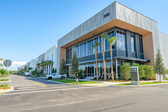 311 Racetrack Loop, Pompano Beach, FL à louer Photo de l’immeuble– Image 2 sur 21