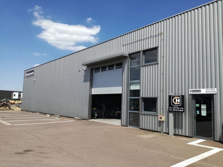 Local d’activités dans Norroy-le-Veneur à louer - Photo de l’immeuble – Image 1 sur 7