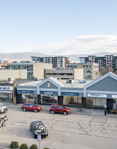 571-581 Lawrence Av, Kelowna, BC à louer - Photo de l’immeuble – Image 3 sur 7