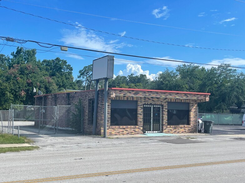 833 Mason Ave, Daytona Beach, FL à vendre - Photo principale – Image 1 sur 18