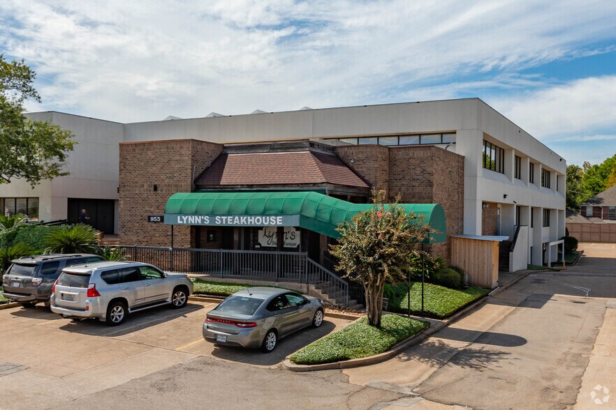 955 Dairy Ashford Rd, Houston, TX à louer - Photo de l’immeuble – Image 3 sur 7