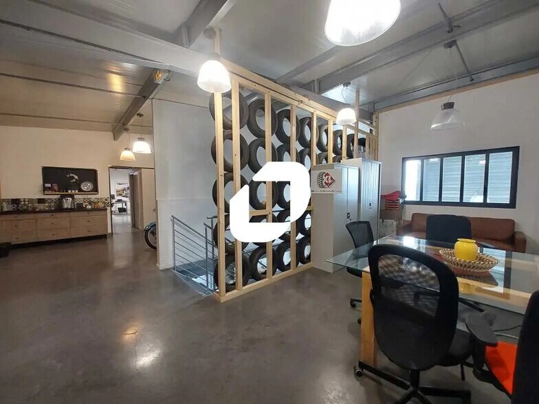 Bureau dans Lunel-Viel à louer - Photo de l’immeuble – Image 3 sur 13