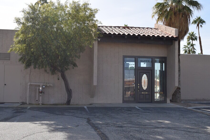 74040 El Paseo, Palm Desert, CA à louer - Photo de l’immeuble – Image 2 sur 2