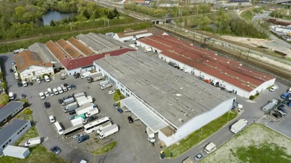 Local d’activités dans Villeneuve-Saint-Georges à louer Photo de l’immeuble– Image 1 sur 5